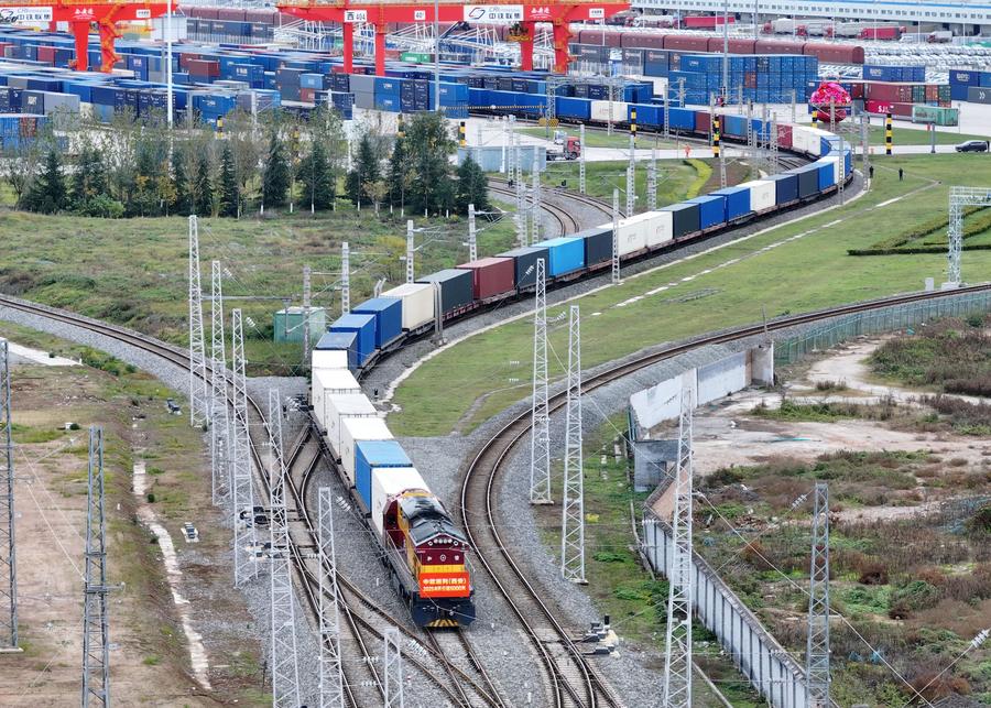 China-Europe freight train trips hit nearly 120,000