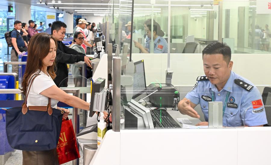 Direct air route links south China's Haikou wi..