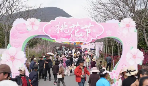 Wuwei: The joy of peach blossom sanctuary plays a new movement of rural revitalization
