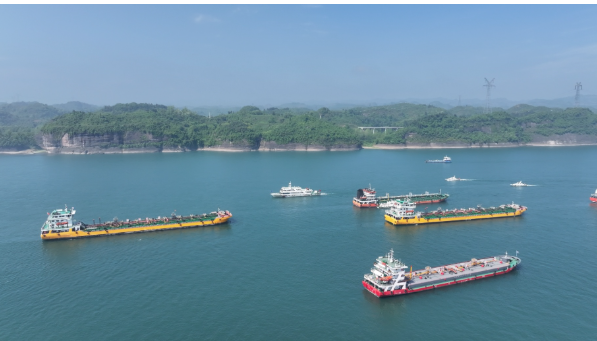 Vessels with excellent credit on the Yangtze to get dedicated numbers, enjoy free calls and unlimited data