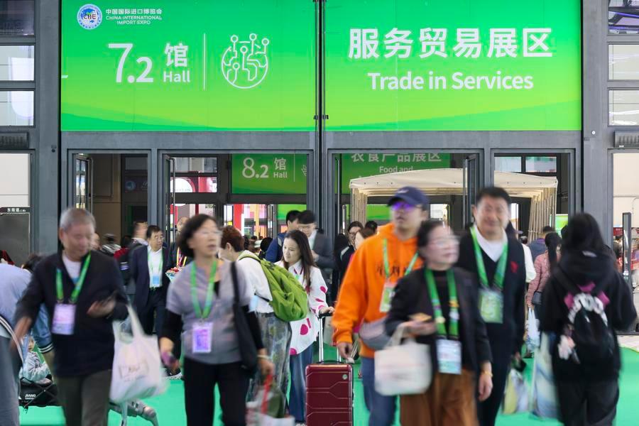 China's service trade grows 4.9% in first four months