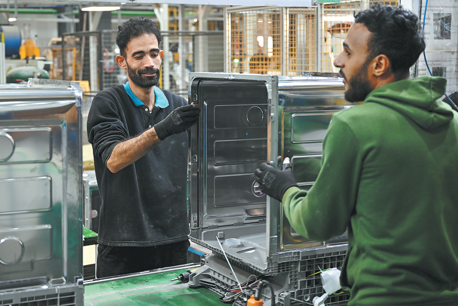 Midea helps ramp up go-global push
