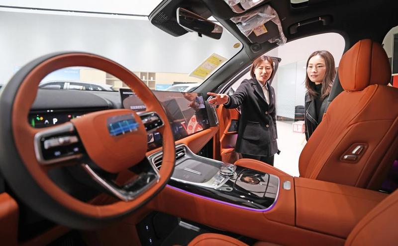 Govt summons carmakers over irrational competition