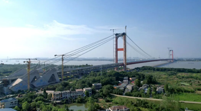 New Yangtze River Bridge to open to traffic by year-end!