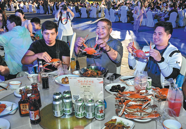 Crab feasts, ball games boost 